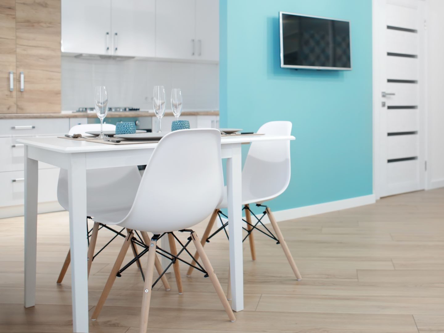 6.	Експериментирајте со бои