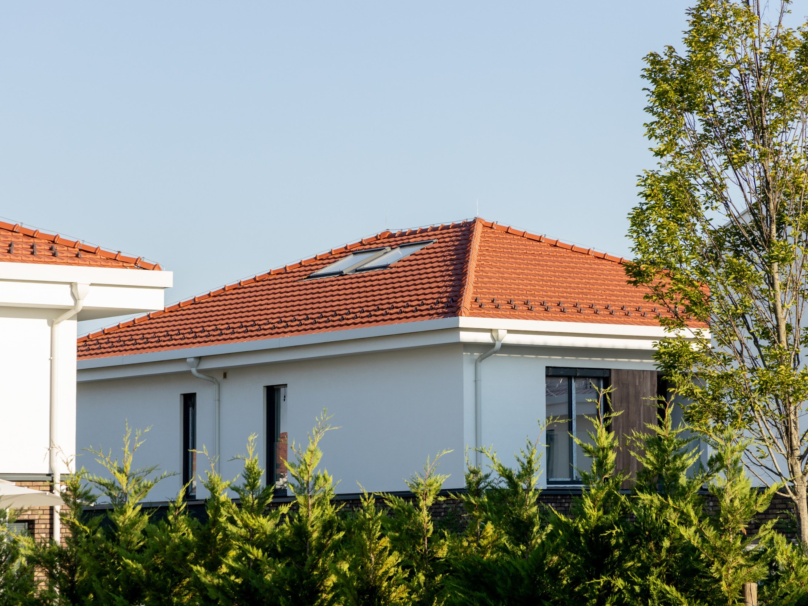Qendresa Home house with Contiton 12 red roof