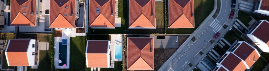 Qendresa Home with Contiton 12 red roof