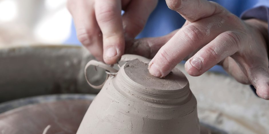 Играј со глина