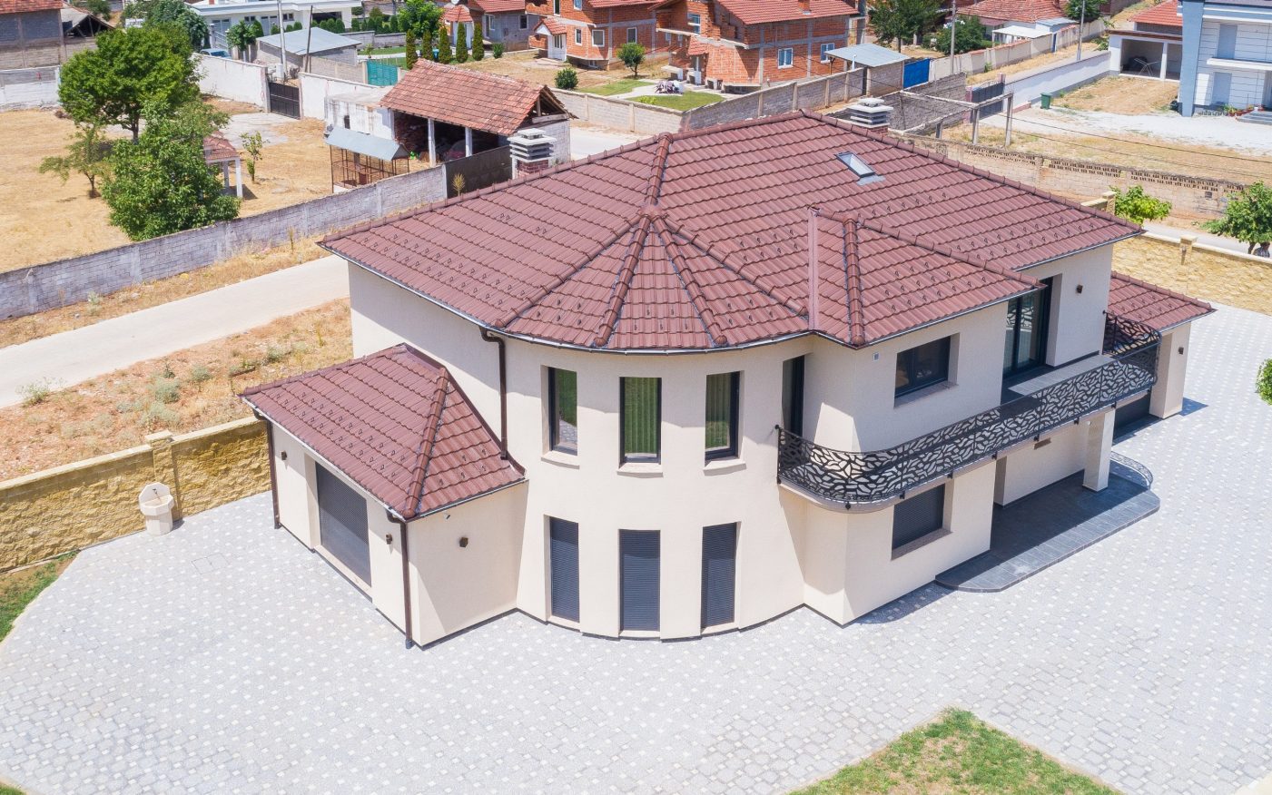 Референтен проект со Contiton 12 кафеава