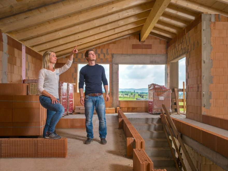 Семејни куќи