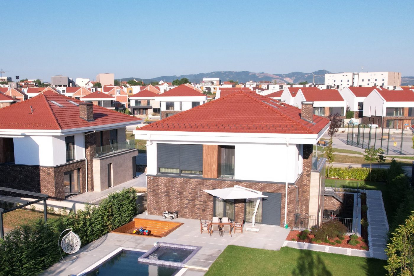 Landing page cover frame 3