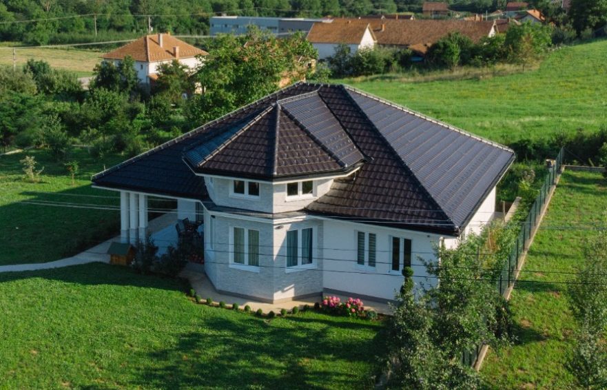 Семејна куќа