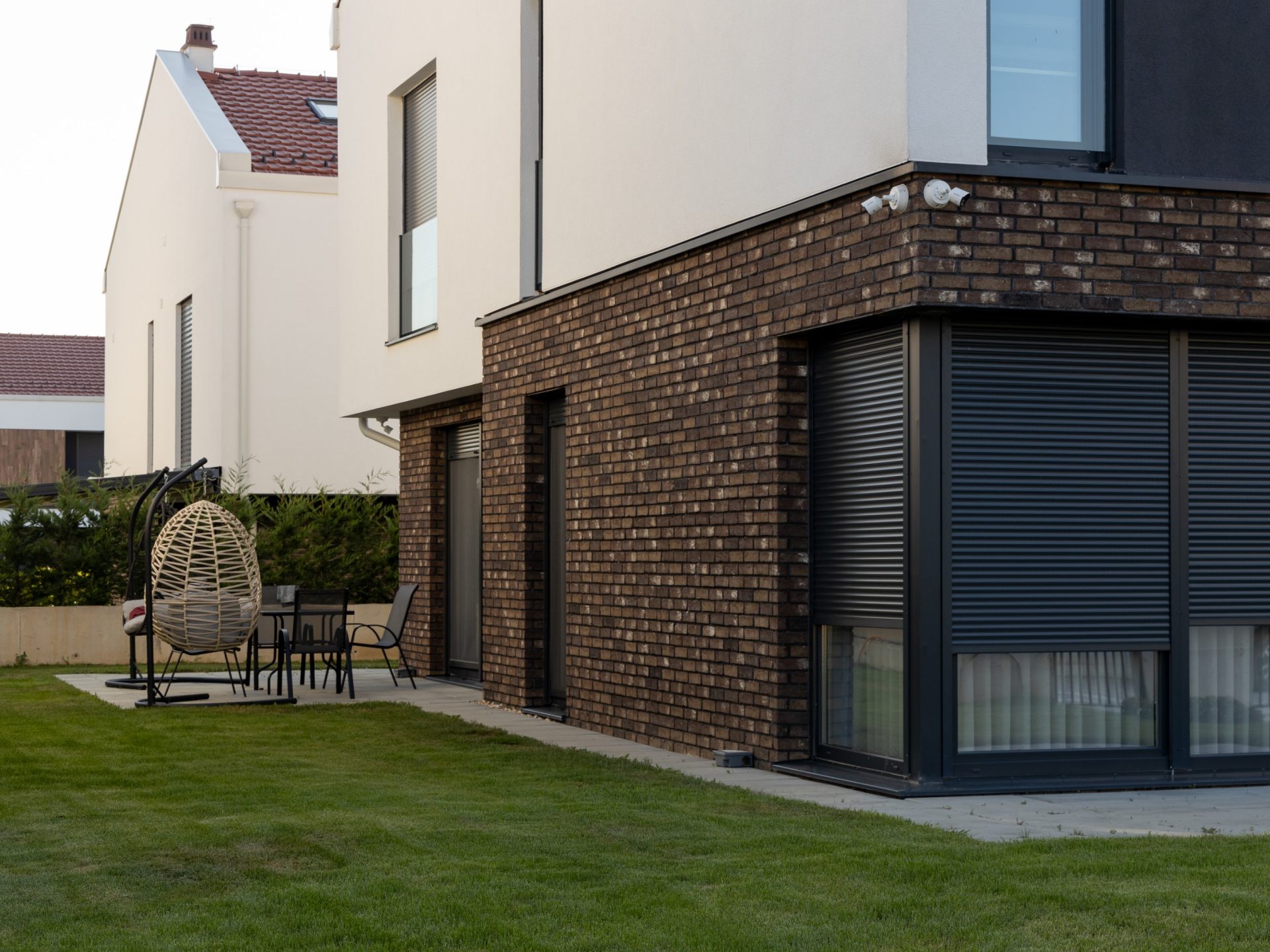 Qendresa Home with Eco Dorado house