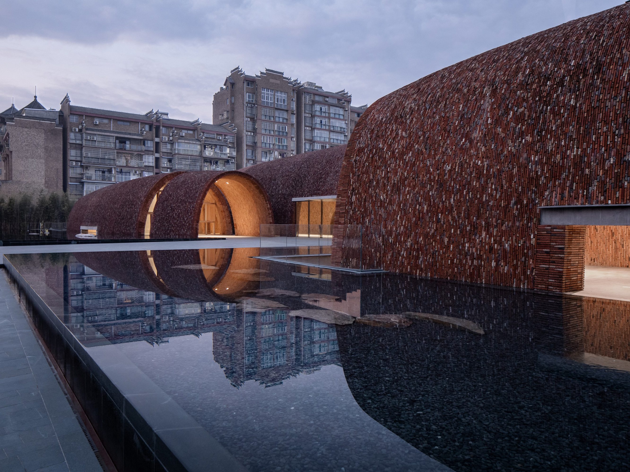 Nagroda Główna & Zwycięzca w kategorii “Sharing public spaces”: Jingdezhen Imperial Kiln Museum (China)